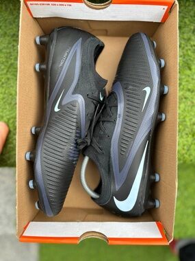 Nike Phantom 6 Low Pro Artificial-Grass Football Boot Men's Soccer Cleats 12 US